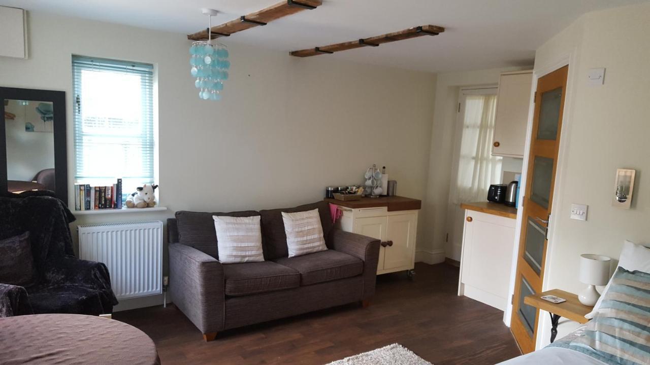 The Cartlodge B & B Colchester Bagian luar foto